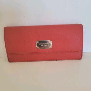 Michael Kors MK Solid Red Wallet Clutch Large Logo Saffiano Leather Classic Fair